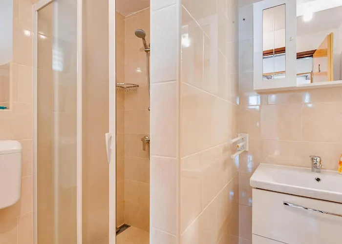 Apartment 2 Bedroom In