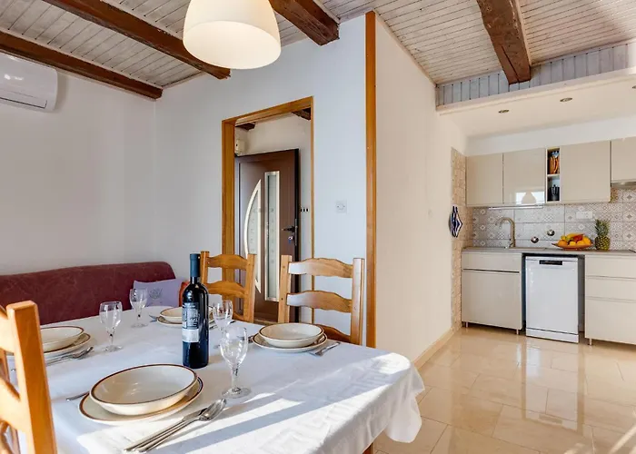 Apartment 2 Bedroom In