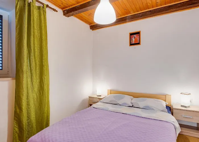 2 Bedroom In Apartment *