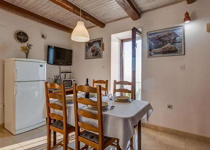 Apartment 2 Bedroom In Stara Baška